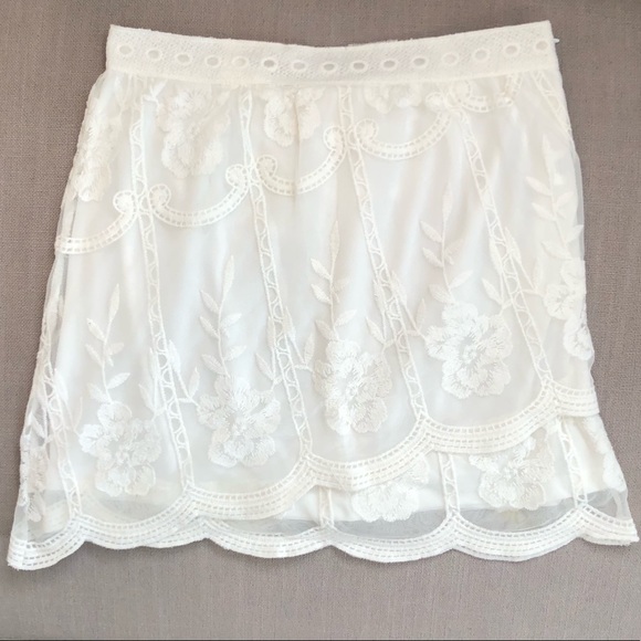 Gentilly Off White Embroidered Mini Skirt - Picture 3 of 5